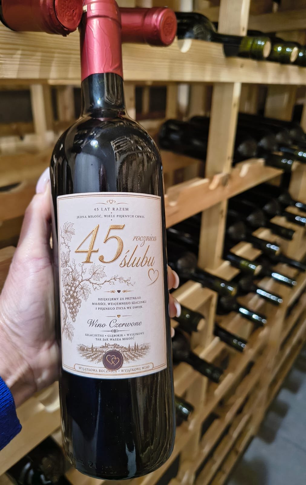 Wino z personalizowaną etykietą — przód