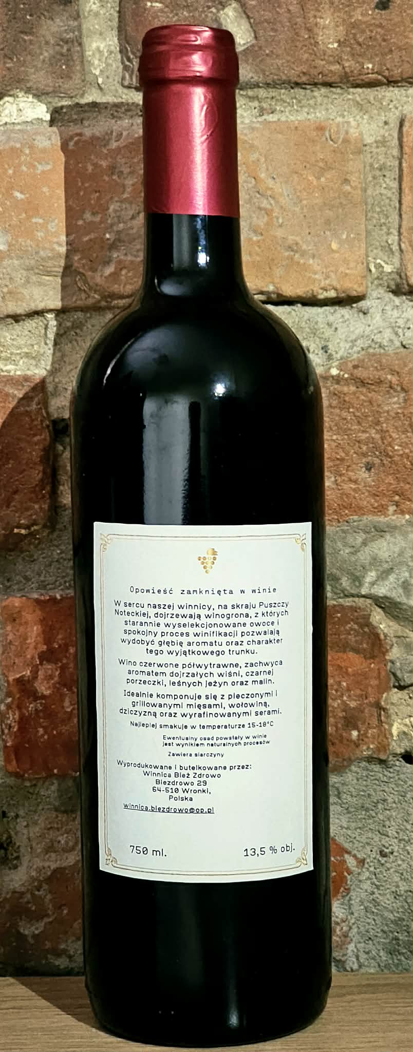 Butelka Winnica Bież Zdrowo — wino czerwone półwytrawne, tylna etykieta